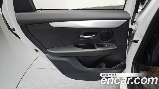 BMW 2-Series 2019 — photo 15