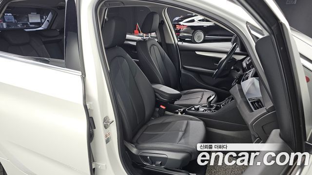 BMW 2-Series 2019 — photo 16
