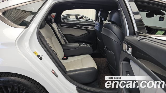 Genesis G80 2018 — photo 12