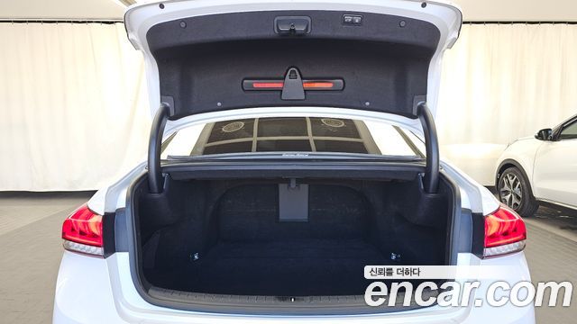 Genesis G80 2018 — photo 20