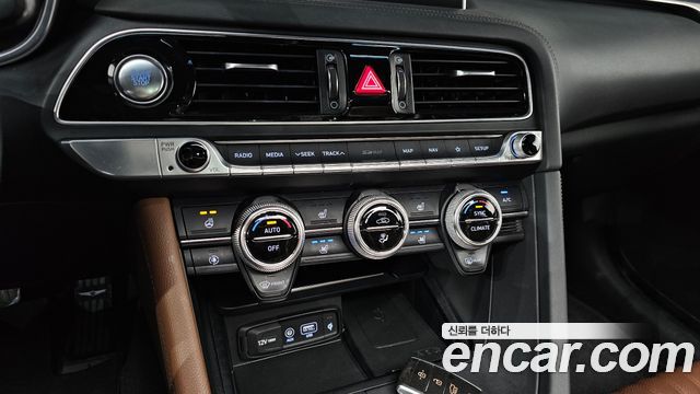 Genesis G70 2020 — photo 24