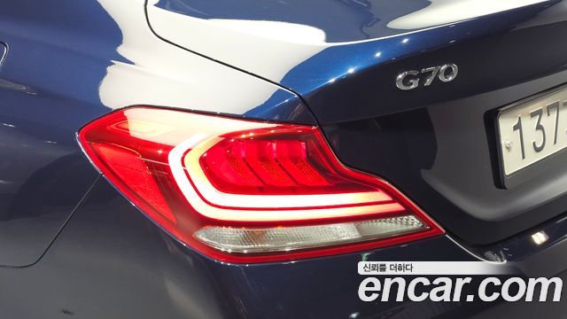 Genesis G70 2020 — photo 9