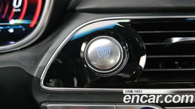 Genesis G70 2020 — photo 27