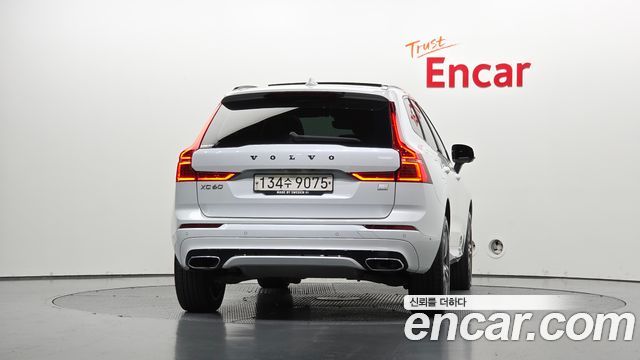 Volvo XC60 2021 — photo 4
