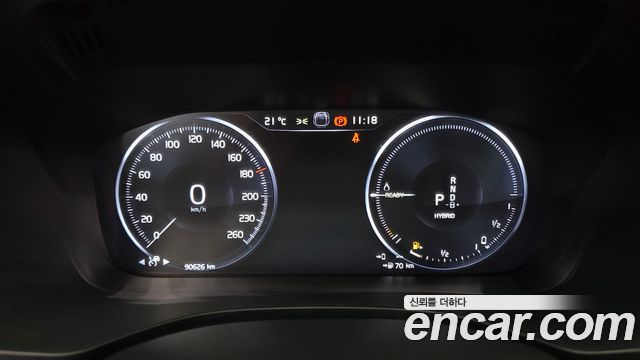 Volvo XC60 2021 — photo 11
