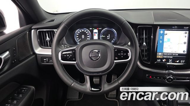 Volvo XC60 2021 — photo 19