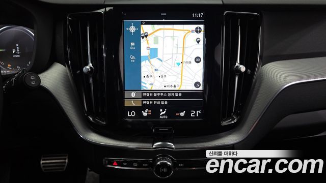 Volvo XC60 2021 — photo 21