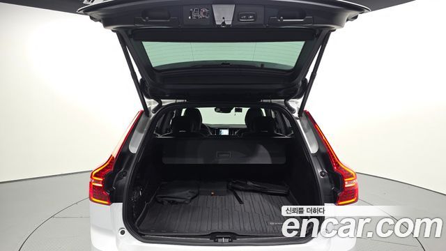 Volvo XC60 2021 — photo 26