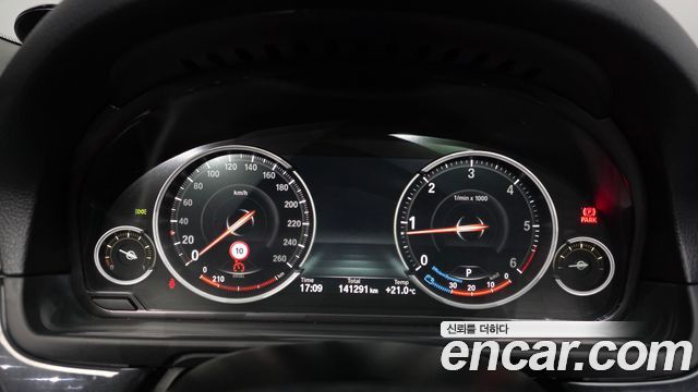 BMW 5-Series 2014 — photo 8