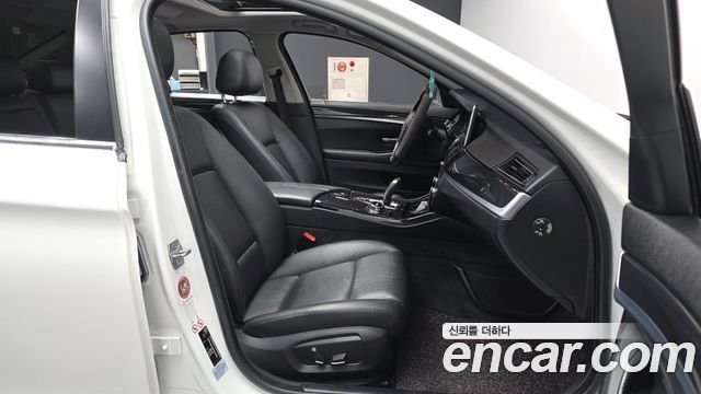 BMW 5-Series 2014 — photo 11