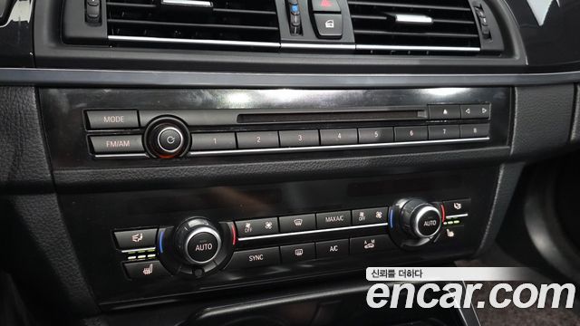 BMW 5-Series 2014 — photo 17