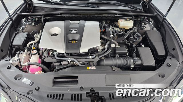 Lexus ES 2021 — photo 6