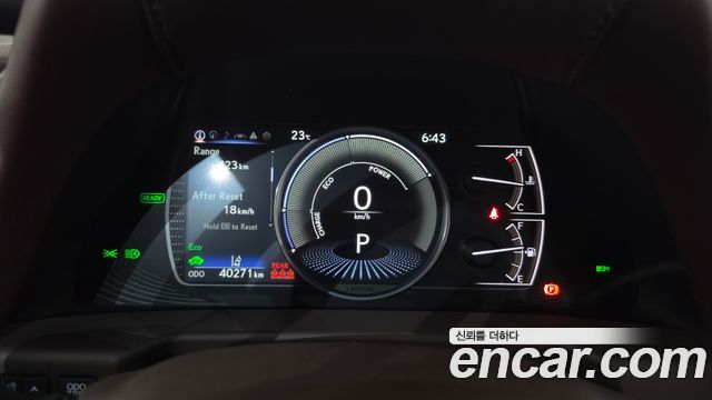 Lexus ES 2021 — photo 11
