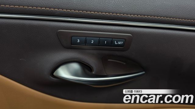 Lexus ES 2021 — photo 24