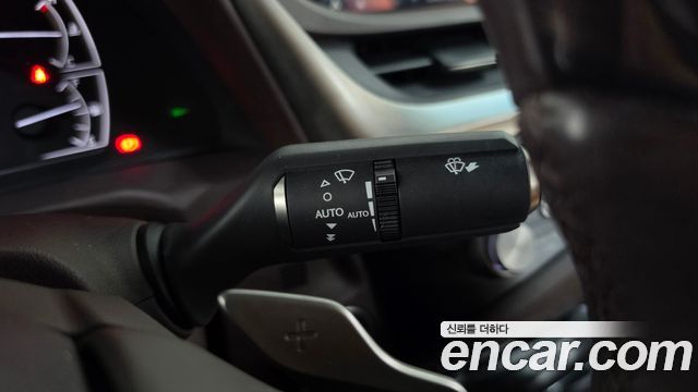 Lexus ES 2021 — photo 30