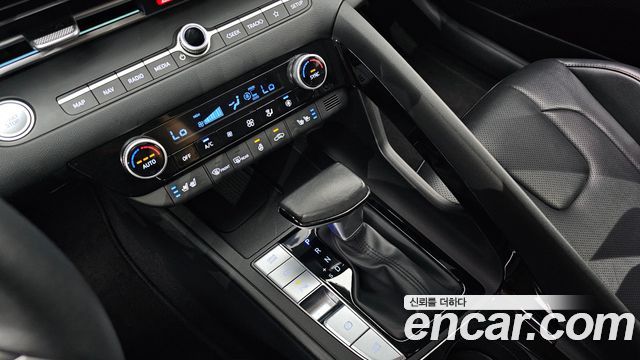 Hyundai AVANTE 2024 — photo 12
