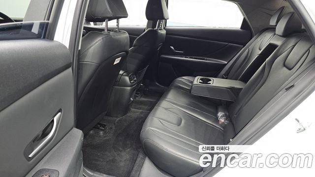 Hyundai AVANTE 2024 — photo 17