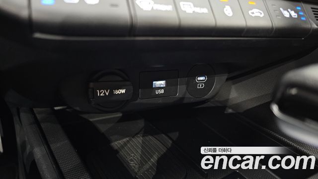 Hyundai AVANTE 2024 — photo 28
