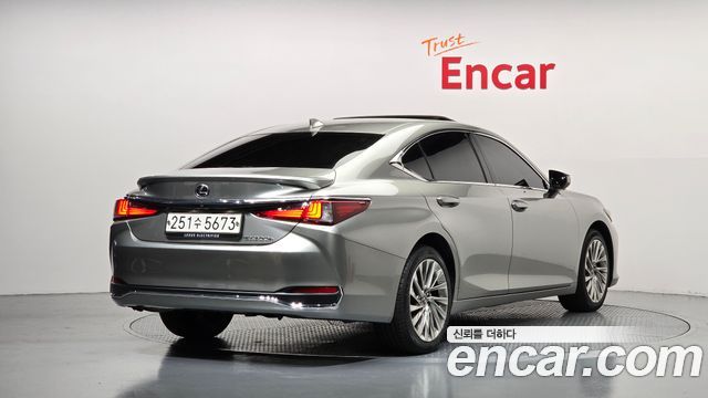 Lexus ES 2024 — photo 2