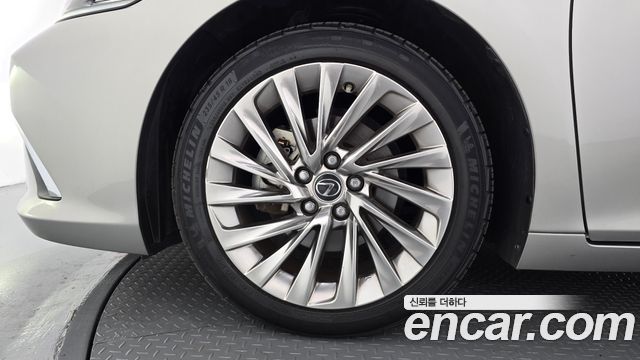 Lexus ES 2024 — photo 5