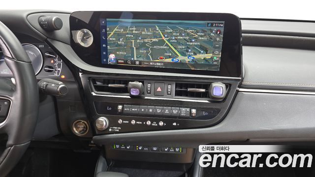 Lexus ES 2024 — photo 13