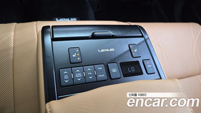 Lexus ES 2024 — photo 18