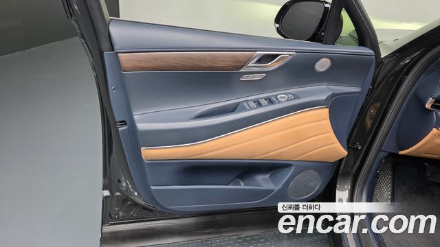 Genesis GV80 2023 — photo 14