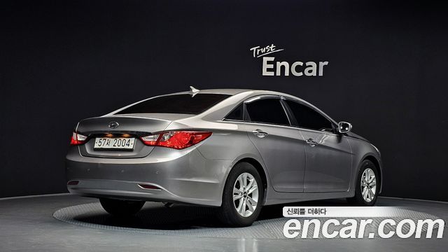 Hyundai Sonata 2011 — photo 2