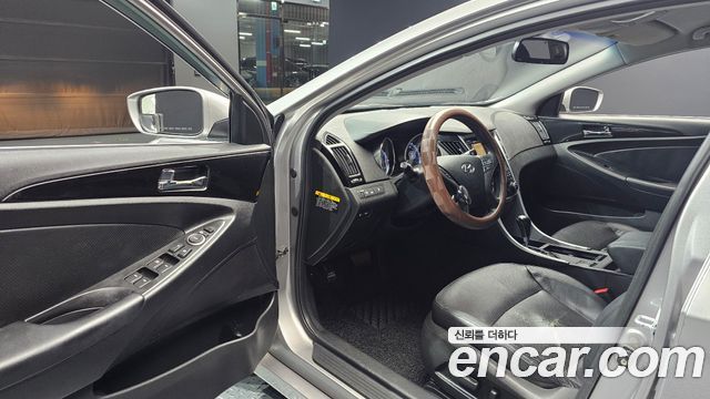 Hyundai Sonata 2011 — photo 10