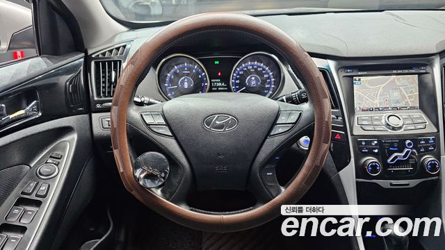 Hyundai Sonata 2011 — photo 12