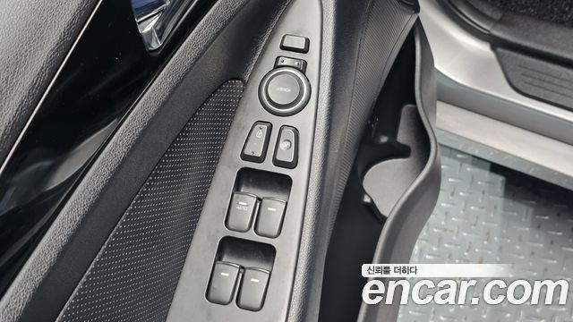Hyundai Sonata 2011 — photo 16