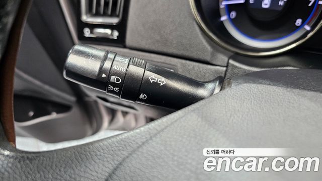 Hyundai Sonata 2011 — photo 17