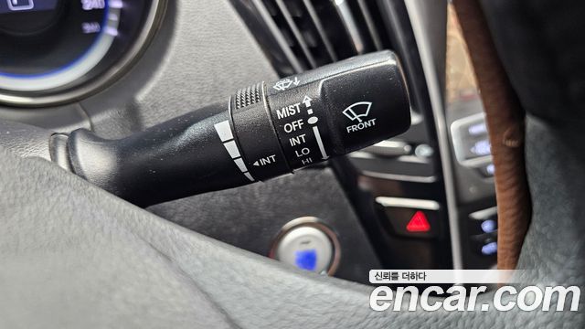 Hyundai Sonata 2011 — photo 18