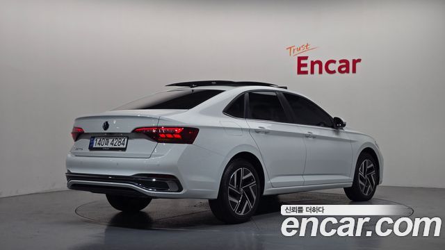 Volkswagen Jetta 2024 — photo 2