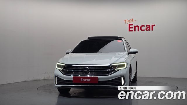Volkswagen Jetta 2024 — photo 3