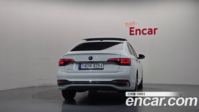Volkswagen Jetta 2024 — photo 4
