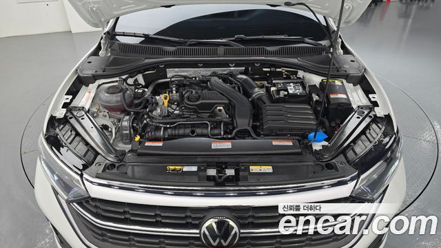 Volkswagen Jetta 2024 — photo 6