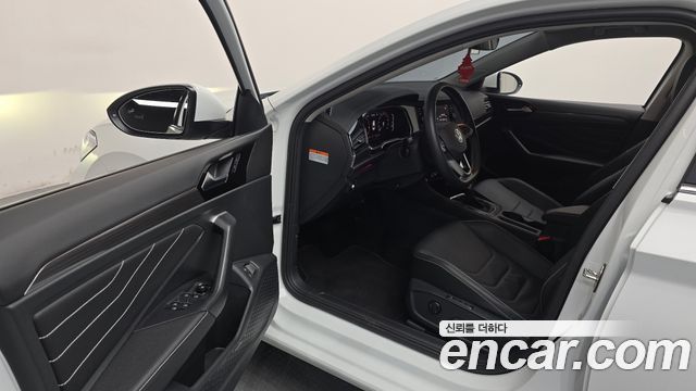 Volkswagen Jetta 2024 — photo 13