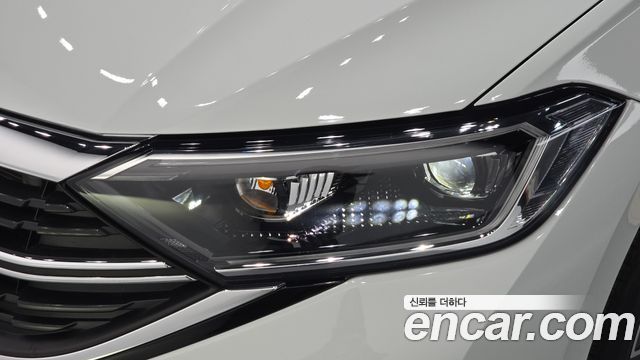 Volkswagen Jetta 2024 — photo 8