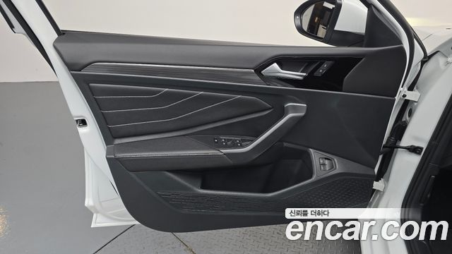 Volkswagen Jetta 2024 — photo 14