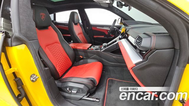 Lamborghini Urus 2020 — photo 11
