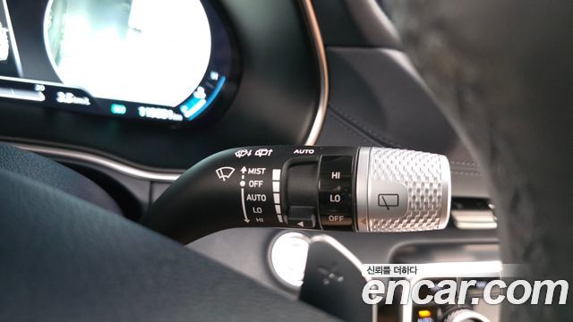 Genesis GV80 2020 — photo 28