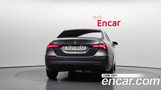 Mercedes-Benz A-Class 2020 — photo 4