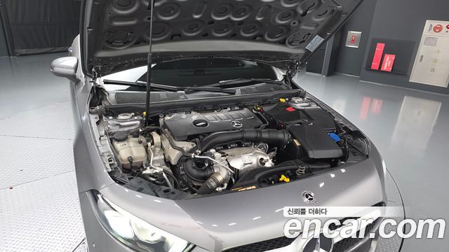 Mercedes-Benz A-Class 2020 — photo 6