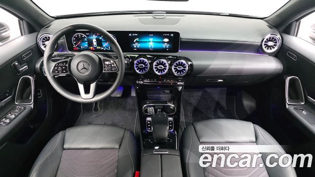 Mercedes-Benz A-Class 2020 — photo 10