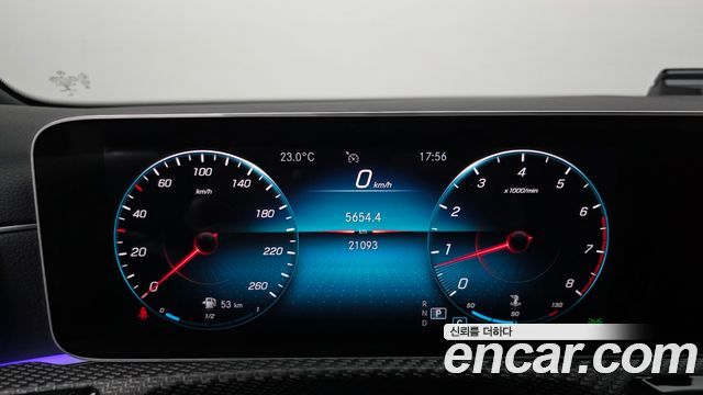 Mercedes-Benz A-Class 2020 — photo 11