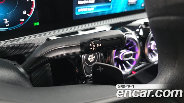 Mercedes-Benz A-Class 2020 — photo 12