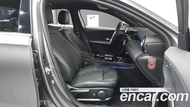 Mercedes-Benz A-Class 2020 — photo 17