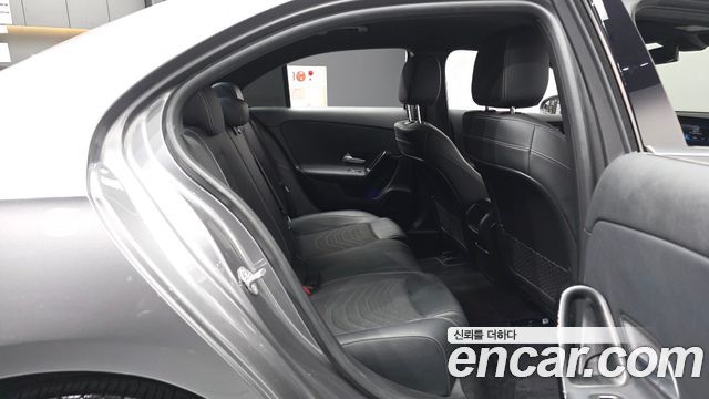 Mercedes-Benz A-Class 2020 — photo 18
