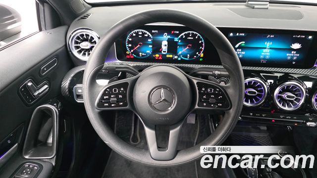 Mercedes-Benz A-Class 2020 — photo 19